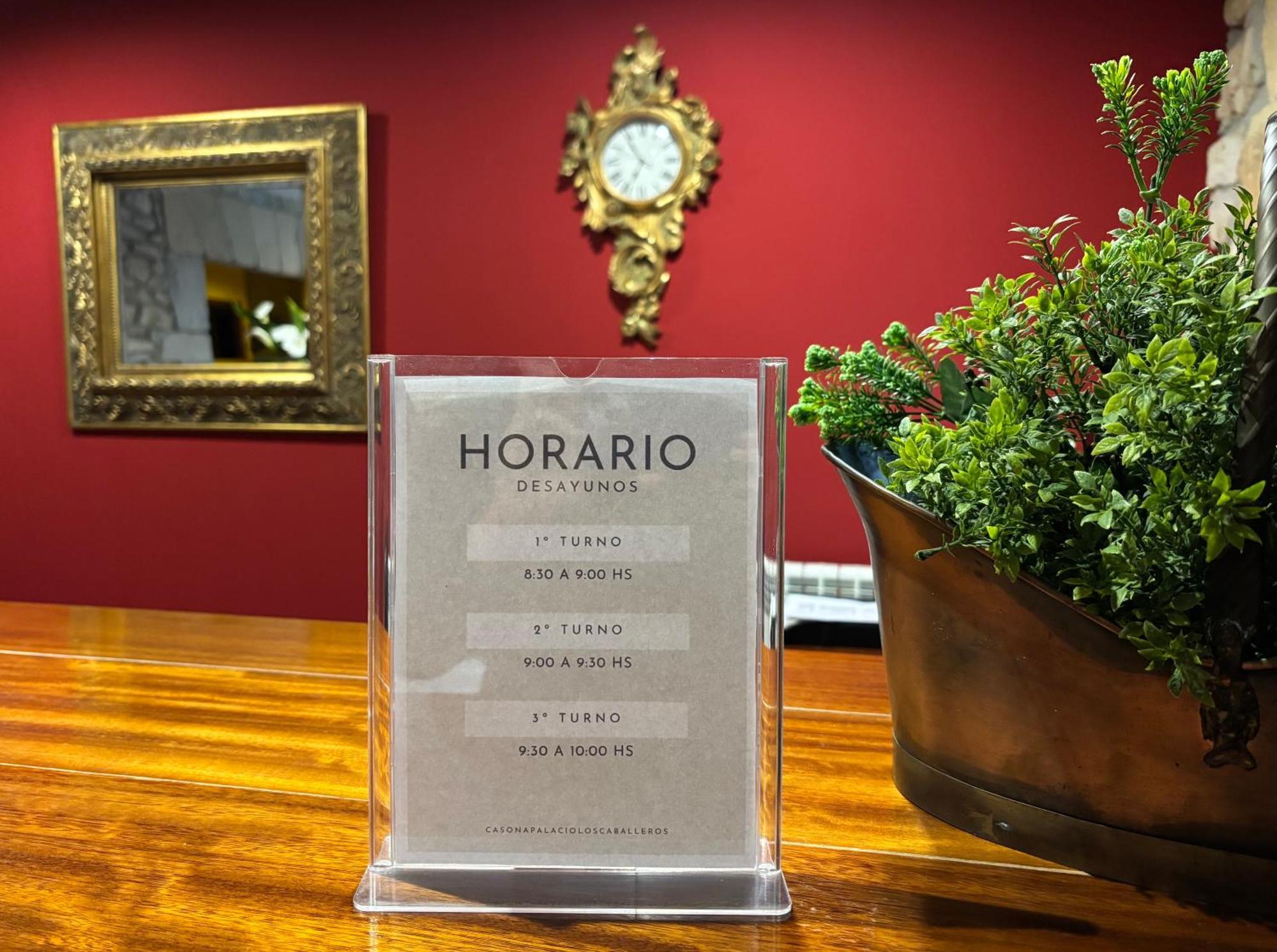 Hotel Casona Los Caballeros ซันติยานาเดลมาร์ ภายนอก รูปภาพ