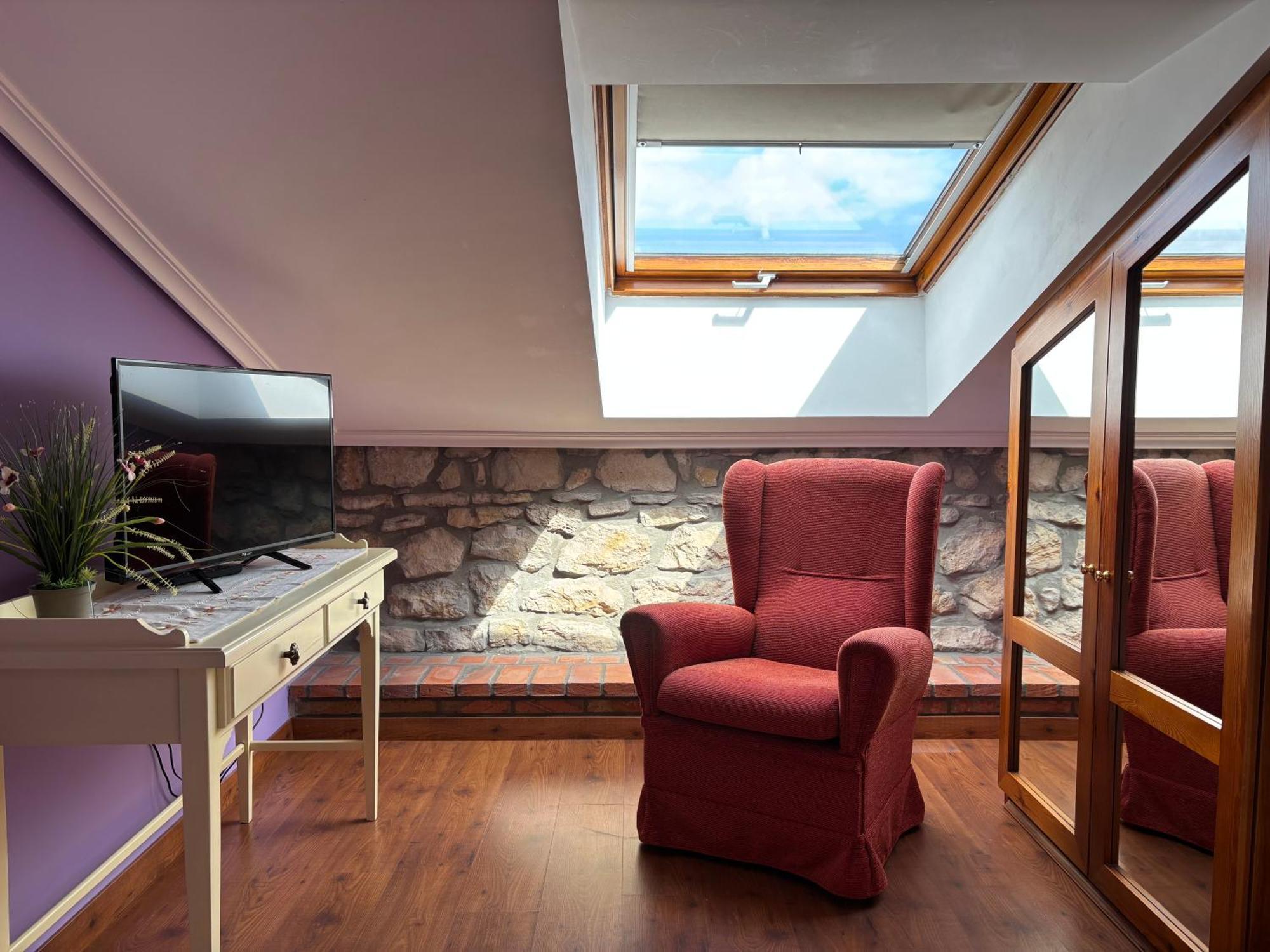 Hotel Casona Los Caballeros ซันติยานาเดลมาร์ ภายนอก รูปภาพ