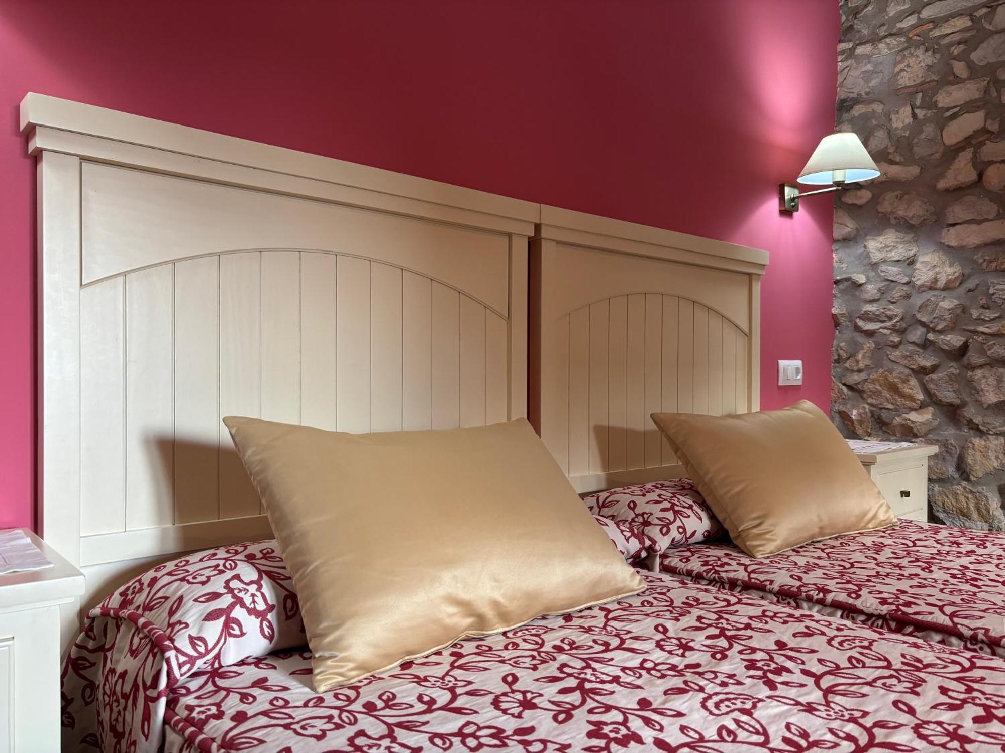 Hotel Casona Los Caballeros ซันติยานาเดลมาร์ ภายนอก รูปภาพ