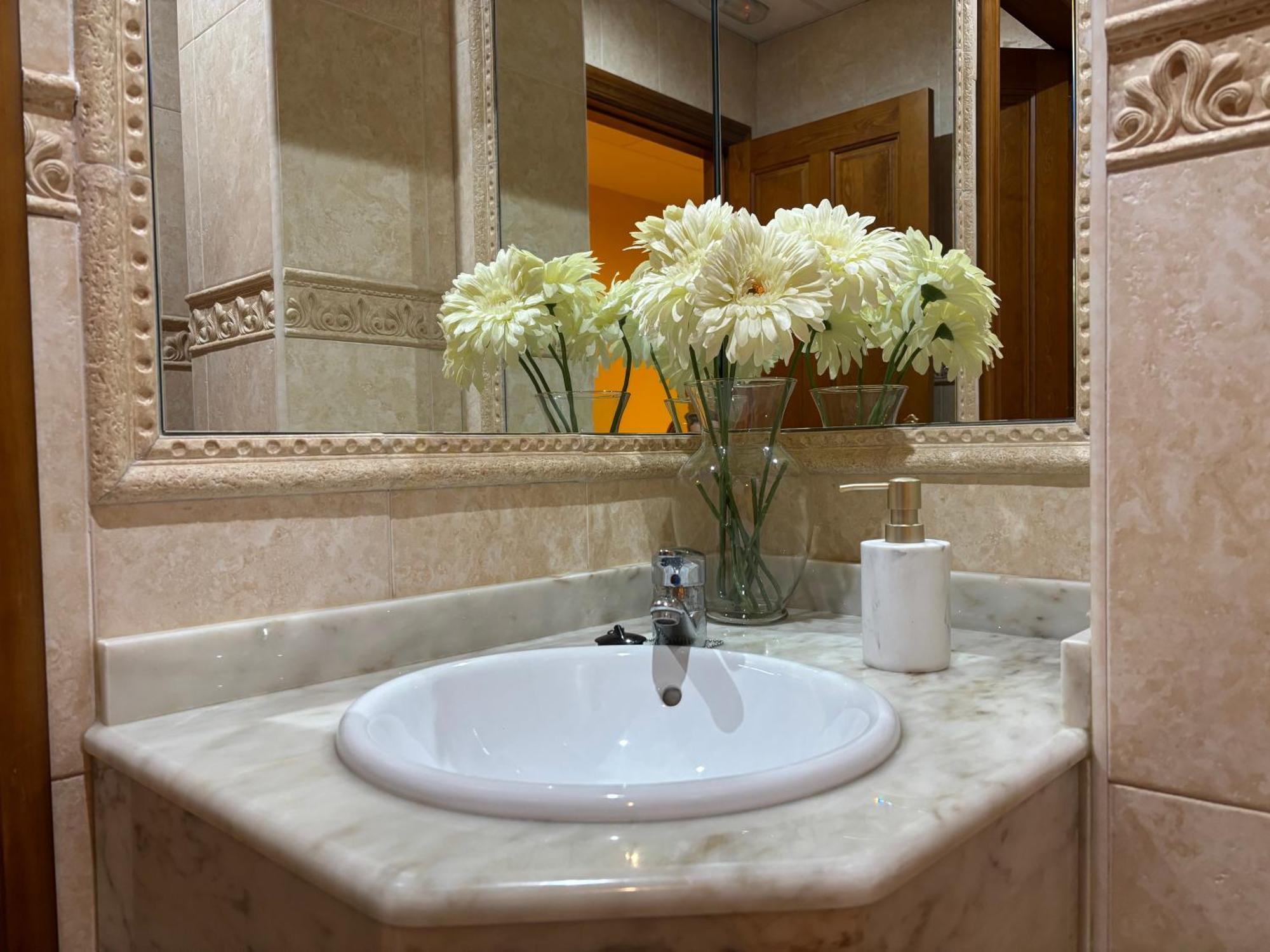 Hotel Casona Los Caballeros ซันติยานาเดลมาร์ ภายนอก รูปภาพ